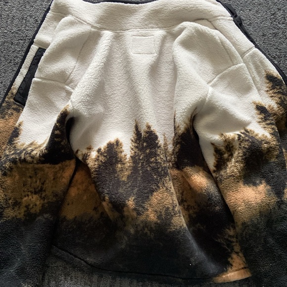 Forest Fleece Jacket from Hollister - Picture 3 of 3